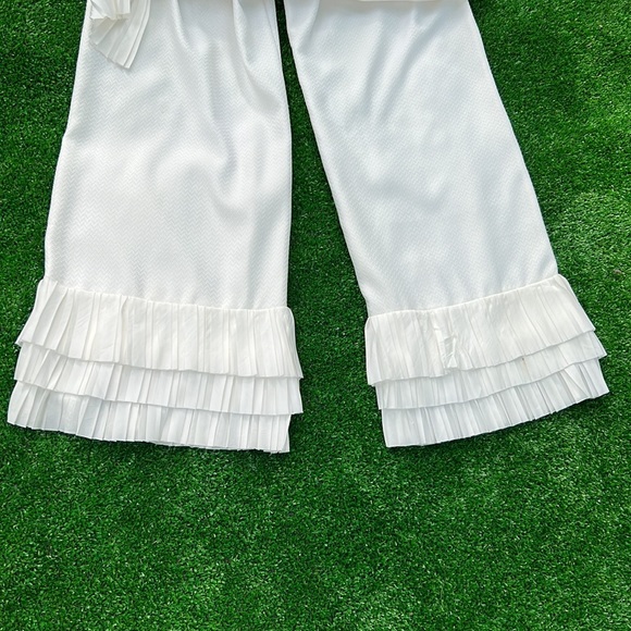 Trendy tiered wide leg white pants - Picture 6 of 6